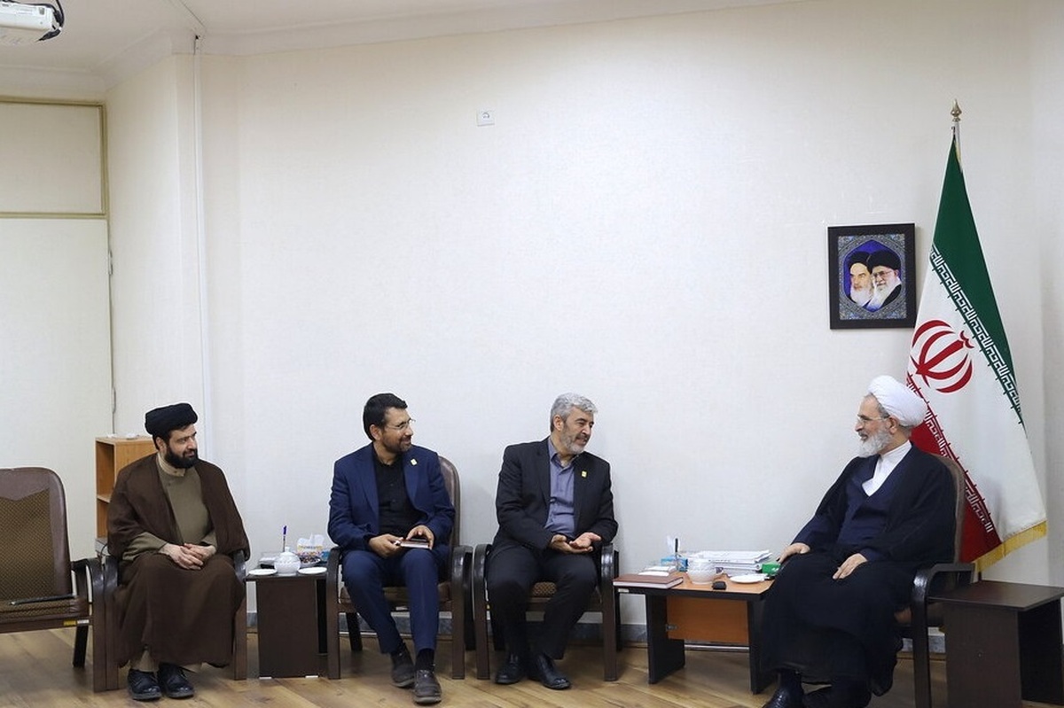 گزارشی از دیدار رئیس دانشگاه فرهنگیان با آیت الله اعرافی