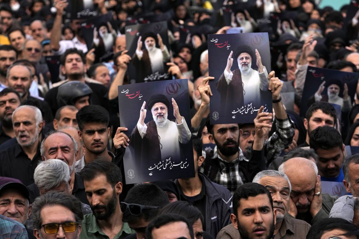 حضور میلیونی مردم تهران در تشییع پیکر شهید جمهور و شهدای خدمت