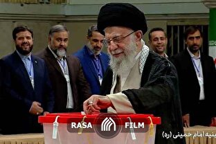 رهبر معظم انقلاب رأی خود را در انتخابات ریاست‌جمهوری به صندوق انداختند