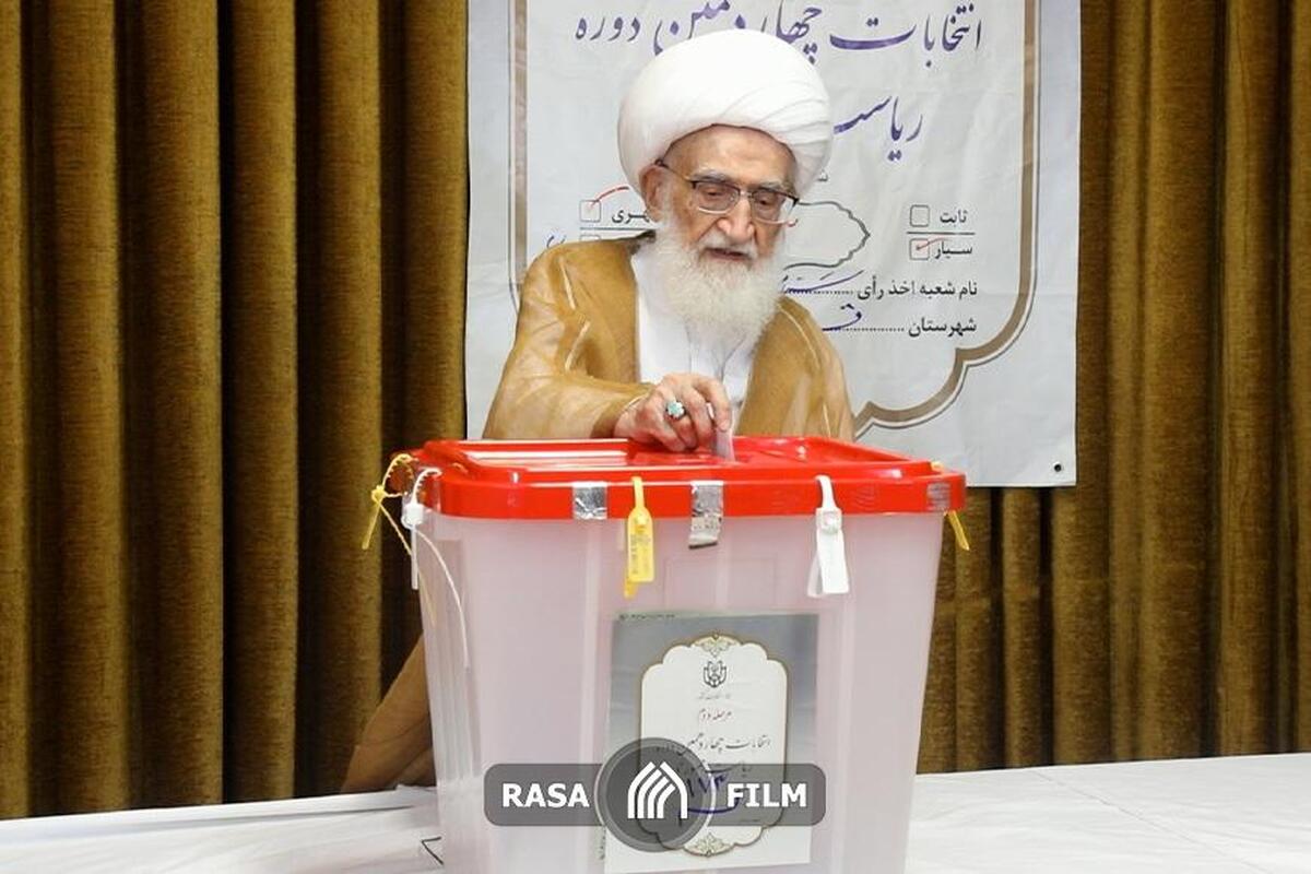 آیت الله نوری همدانی رأی خود را به صندوق انداخت