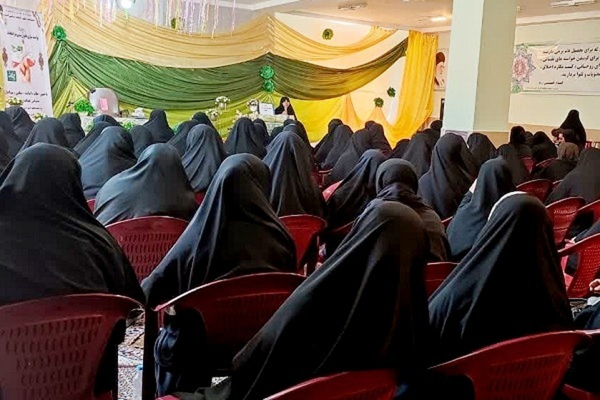 مشارکت بیش از ۱۳۰۰ طلبه خواهر در طرح جهاد تبیین برای انتخابات اخیر
