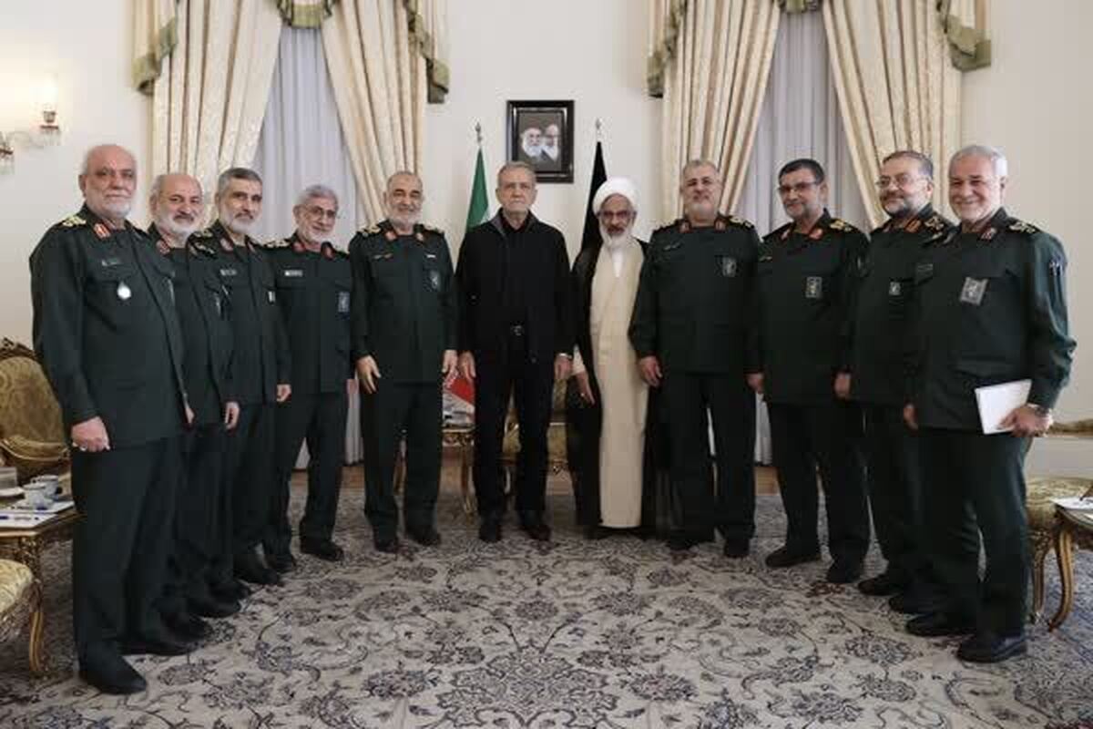 فرماندهان سپاه پاسداران با رئیس‌جمهور منتخب دیدار کردند