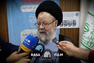 حضور مردم در انتخابات مشت محکم بر دهان مخالفین نظام