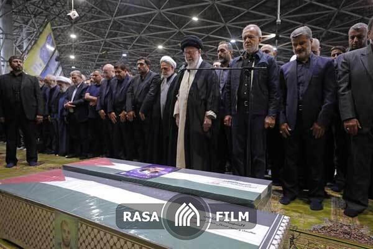 اقامه نماز رهبر معظم انقلاب بر پیکر مجاهد بزرگ شهید اسماعیل هنیه