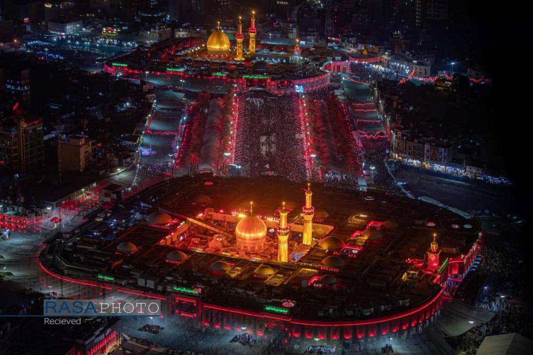 حرم مطهر حضرت امام حسین و حضرت عباس (علیهما السلام) و بین الحرمین در شب اربعین