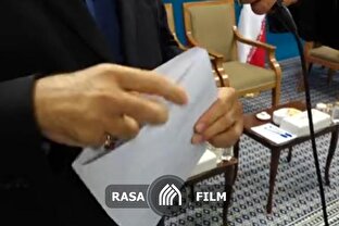 ماجرای هدیه‌ای که در حسینیه امام خمینی (ره) به اعضای دولت داده شد