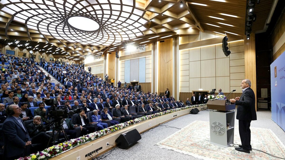 دانشگاهیان برای حل مشکلات اقدام کنند/ رسیدن به چشم‌انداز با شعار شدنی نیست؛ باید اقدام کرد