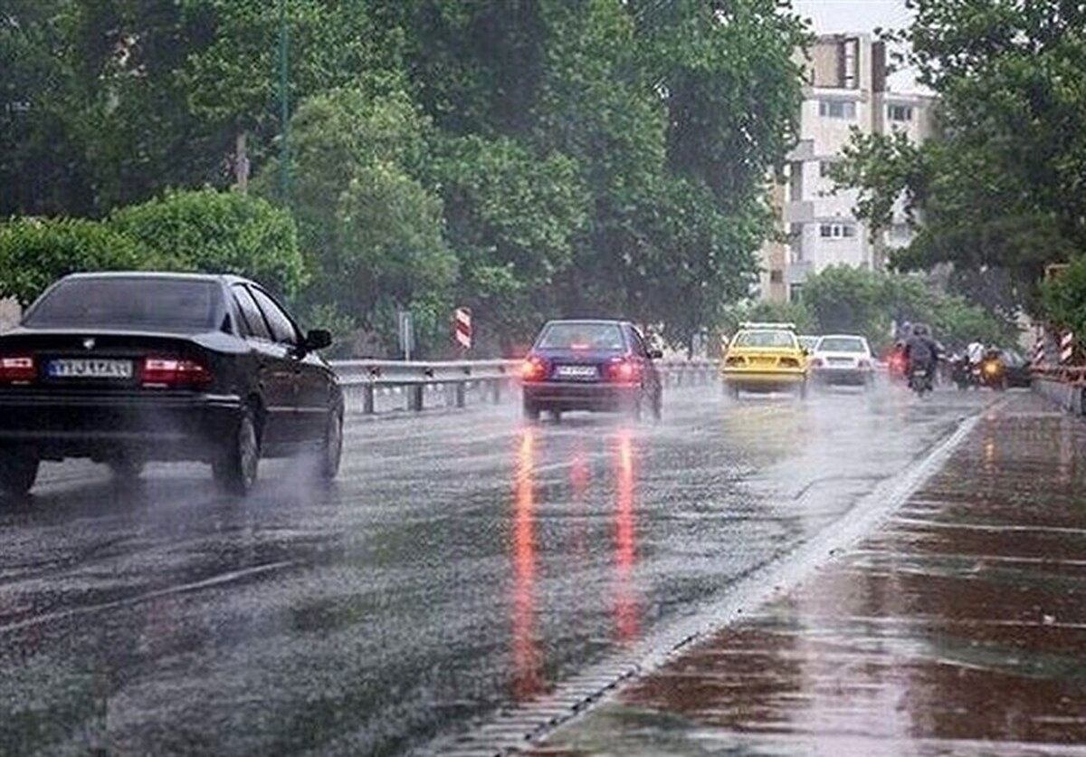 بارش باران و برف در بیشتر جاده‌های کشور