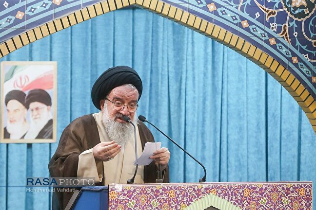 به آمریکاییها اعتماد نداریم و سرنوشت کشور را به مذاکرات گره نمیزنیم
