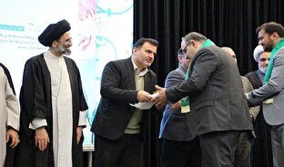 مراسم تجلیل از ۵۸ حافظان نهج‌البلاغه در کاشان برگزار شد + گزارش تصویری