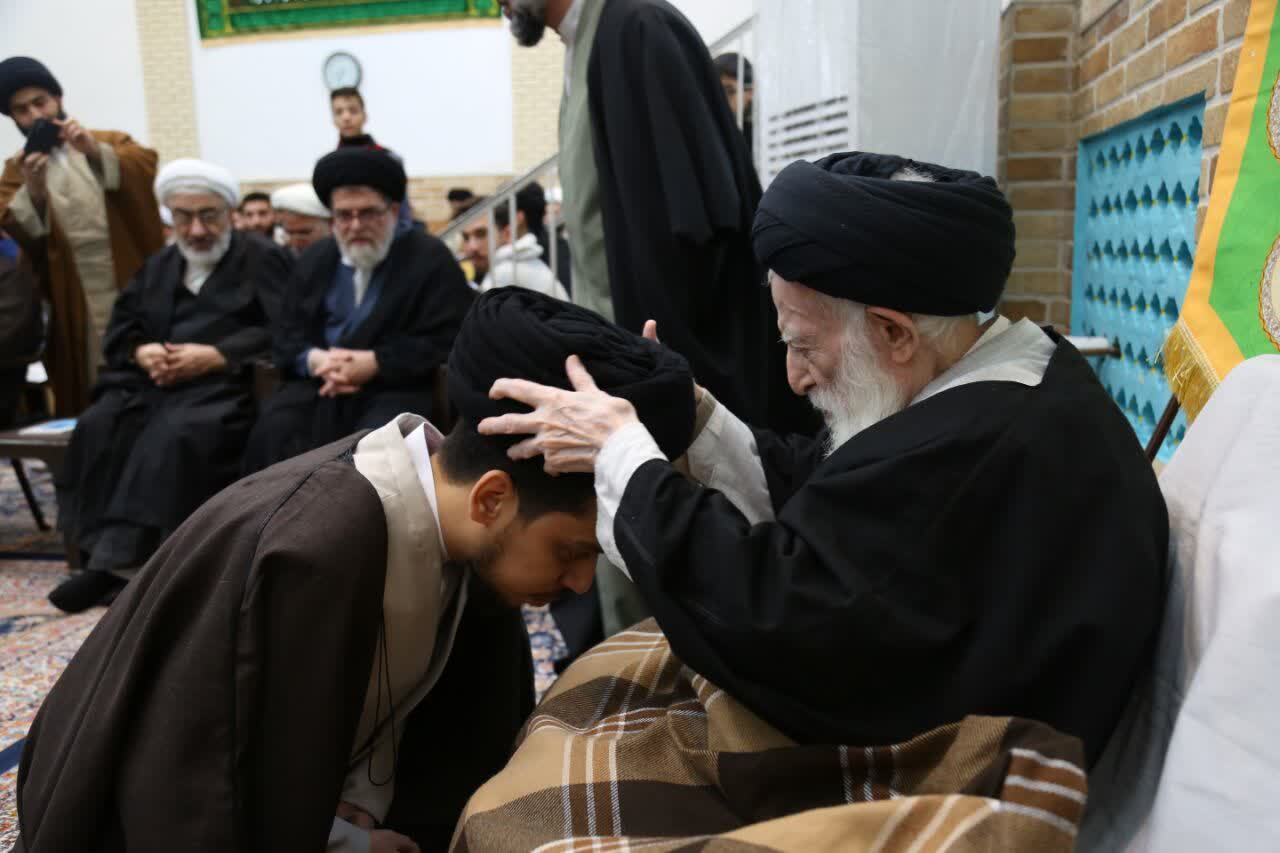 عمامه گذاری طلاب در روز ولادت امیرالمؤمنین