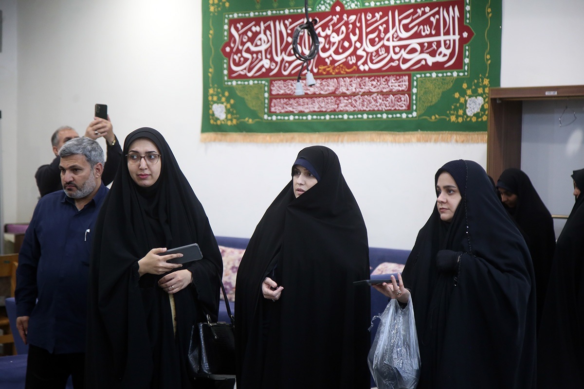 فعالیت ۲۵۰ خادم افتخاری در خیاطخانه آستان حضرت معصومه