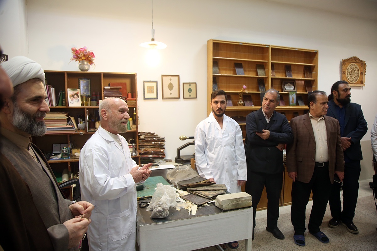 نجات میراث شیعی: ۱۰ هزار کتاب خطی مرمت شد