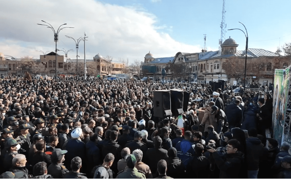 تشییع پیکر دو شهید اغتشاشات اخیر در همدان+ تصاویر