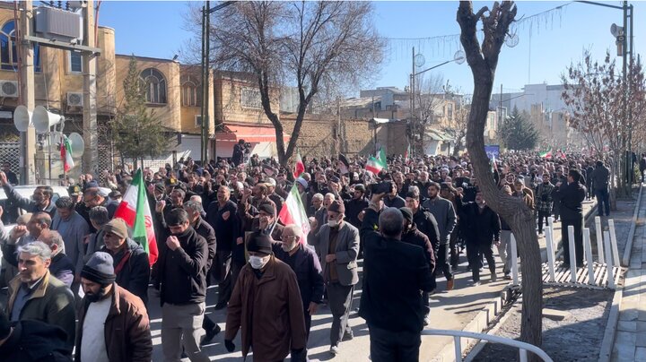 خروش انقلابی در چهارمحال و بختیاری/ مردم پای کار امنیت وطن هستند