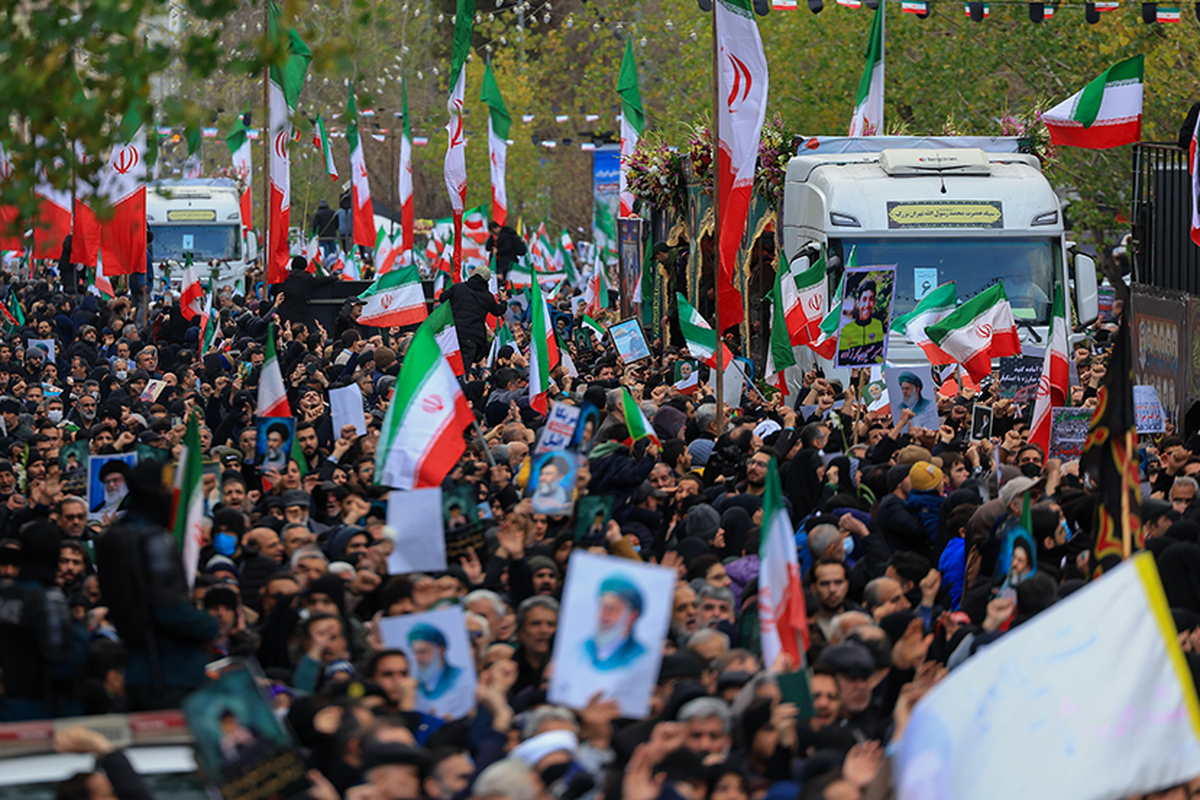 تشییع باشکوه پیکر شهدای مدافع امنیت + فیلم