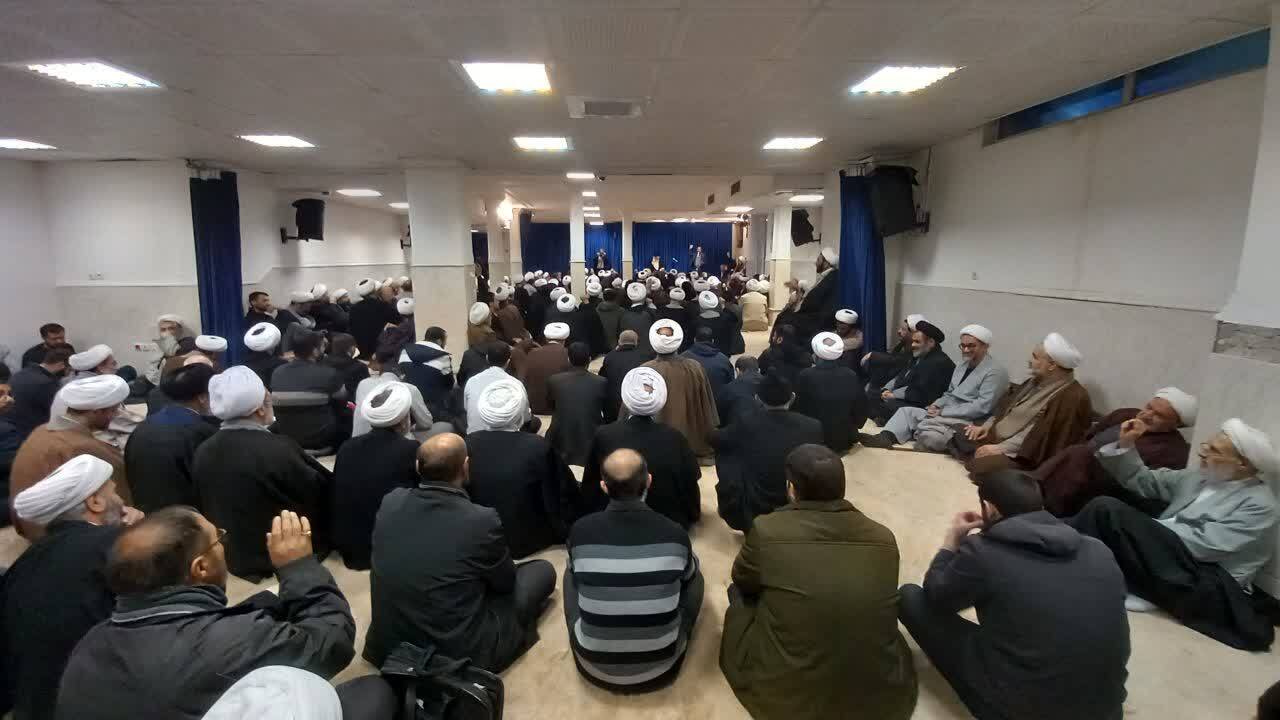 گردهمایی تبیینی طلاب و علمای زنجان با حضور آیت‌الله حسینی بوشهری