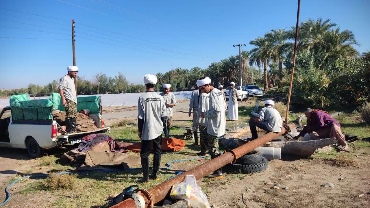 روایت حضور جهادی حوزه علمیه کهنوج در سیلاب جنوب کرمان