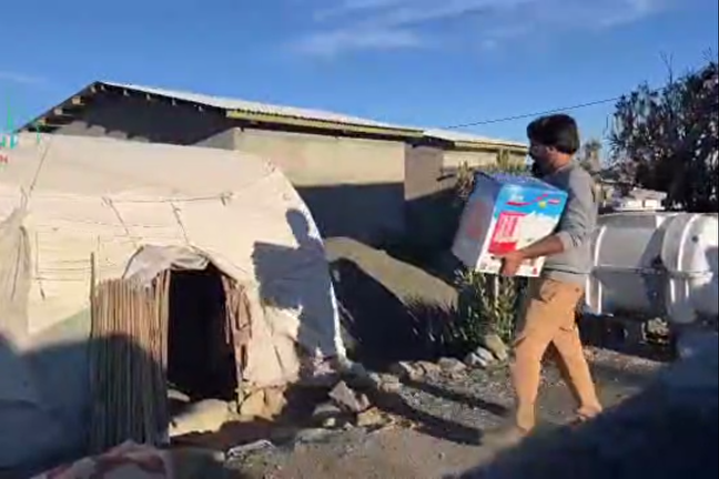 طلاب جهادی انصار الزهرا به یاری مردم بشاگرد شتافتند