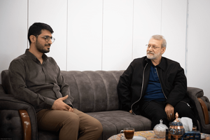 دیدار لاریجانی با خانواده‌ شهیدان حاجی‌زاده و باقری + تصاویر