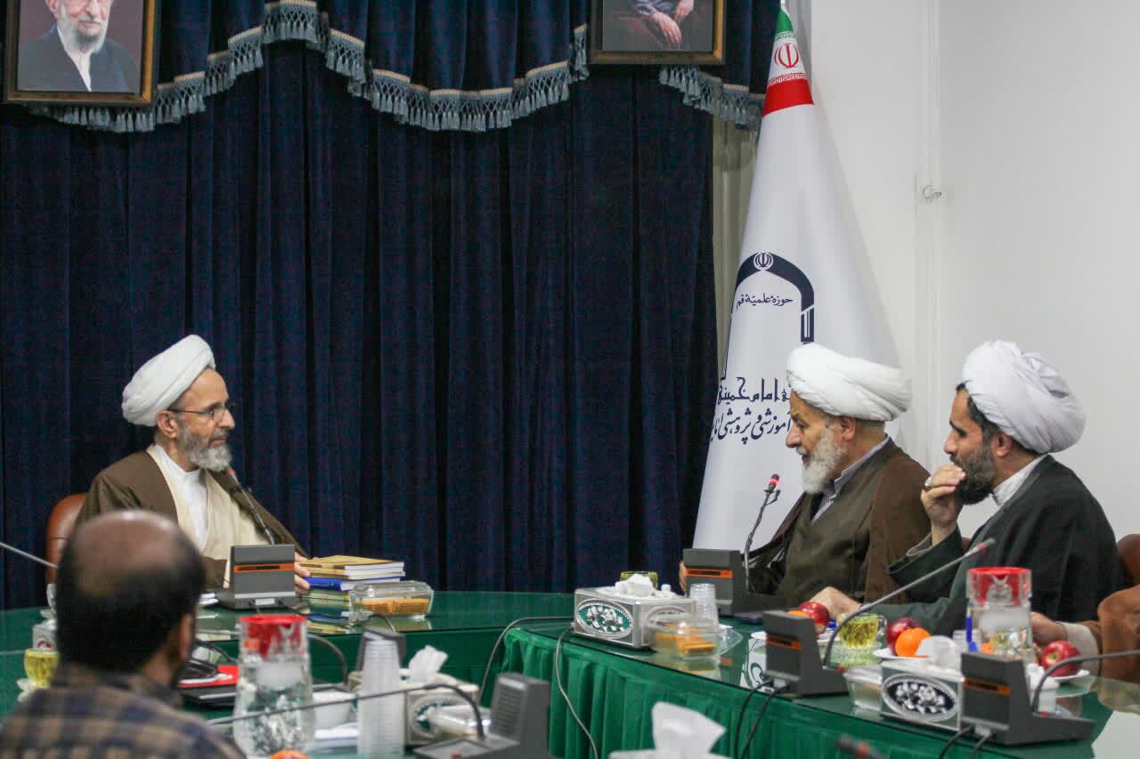 پیوند مهدویت با انقلاب ضرورتی راهبردی برای تربیت نسل زمینهساز تمدن مهدوی است پیوند مهدویت با انقلاب ضرورتی راهبردی برای تربیت نسل زمینهساز تمدن مهدوی است