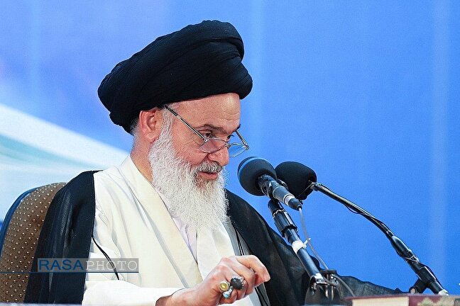 حماسه ۹ دی؛ روز رسوا شدن فتنه‌گران/ دشمن با جنگ شناختی به اصل اسلام و هویت ملی طمع کرده است