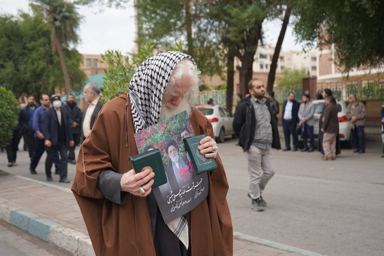 وداع باشکوه مردم اهواز با آیت الله شفیعی