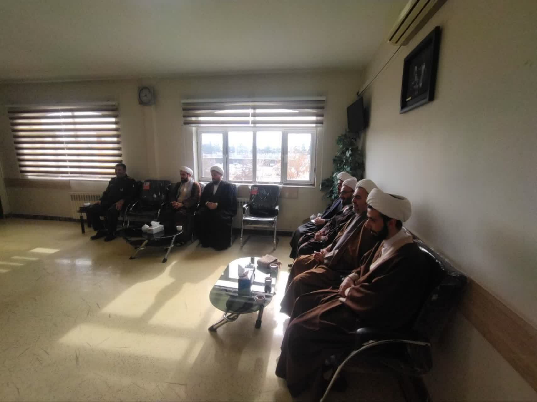 تجدید میثاق علما و اساتید حوزه علمیه بناب با سپاه پاسداران در واکنش به گستاخی اتحادیه اروپا+ تصاویر