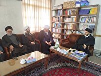 جلسه هیئت رئیسه مجمع نمایندگان طلاب با مسئول مؤسسه انقلاب اسلامی