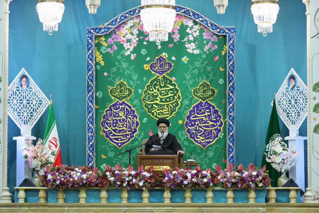 ملت انقلابی ایران از امام حسین سرخط مقاومت و ایستادگی در برابر ظلم آموخته است