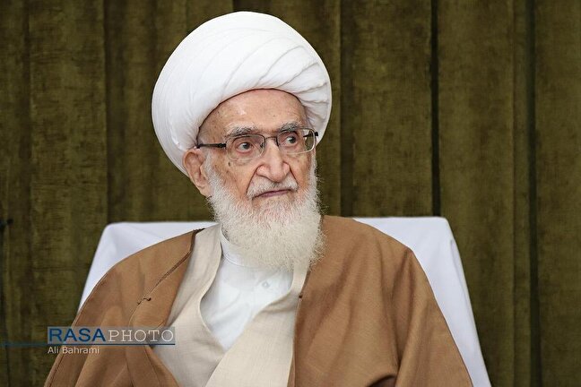 دعوت آیت الله نوری همدانی از  آحاد مردم برای شرکت پرشور در راهپیمایی ۲۲ بهمن