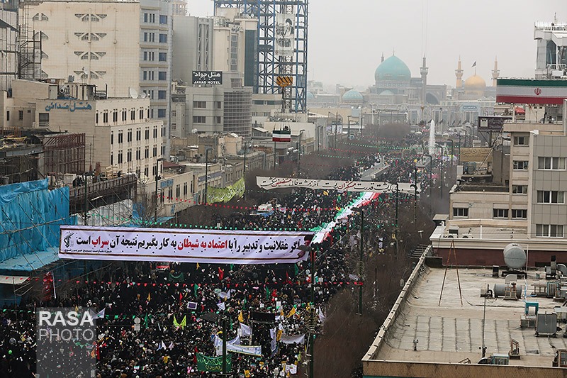 ملت ایران با لبیک به ندای رهبر انقلاب دشمنان انقلاب را مأیوس کردند