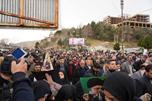 حضور مردم خرمآباد در راهپیمایی ۲۲ بهمن