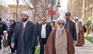 آیت الله شب زنده دار: ملت ایران پای انقلاب، نظام اسلامی و پشتیبانی از رهبر معظم انقلاب ایستاده‌اند