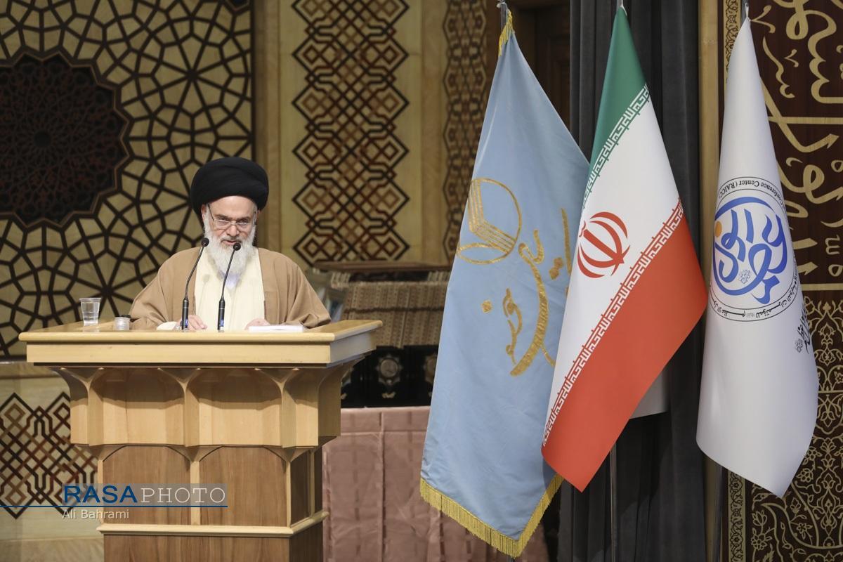 گزارشی از بیستوهفتمین همایش کتاب سال حوزه و نهمین جشنواره مقالات علمی//م گزارشی از بیستوهفتمین همایش کتاب سال حوزه و نهمین جشنواره مقالات علمی//م