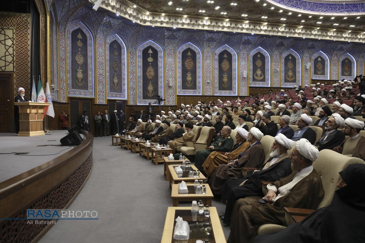 گزارشی از بیستوهفتمین همایش کتاب سال حوزه و نهمین جشنواره مقالات علمی//م گزارشی از بیستوهفتمین همایش کتاب سال حوزه و نهمین جشنواره مقالات علمی//م