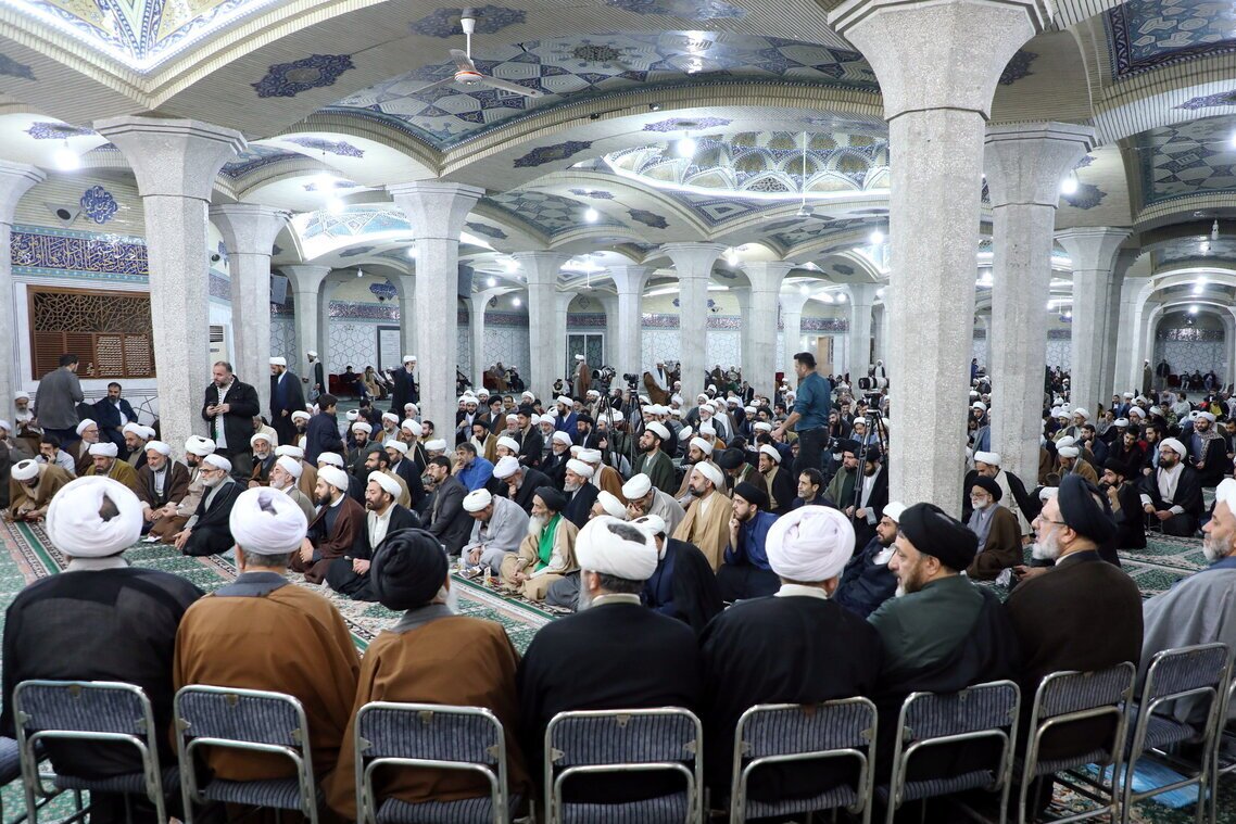 از ارائه گزارش مدیر حوزه های علمیه کشور تا انتقاد و پیشنهاد مبلغان در جلسه صمیمی فیضیه از ارائه گزارش مدیر حوزه های علمیه کشور تا انتقاد و پیشنهاد مبلغان در جلسه صمیمی فیضیه