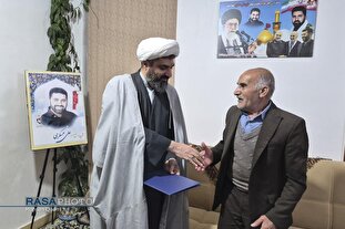 دیدار مدیرعامل خبرگزاری رسا با خانواده اولین شهید مدافع حرم چهارمحال و بختیاری