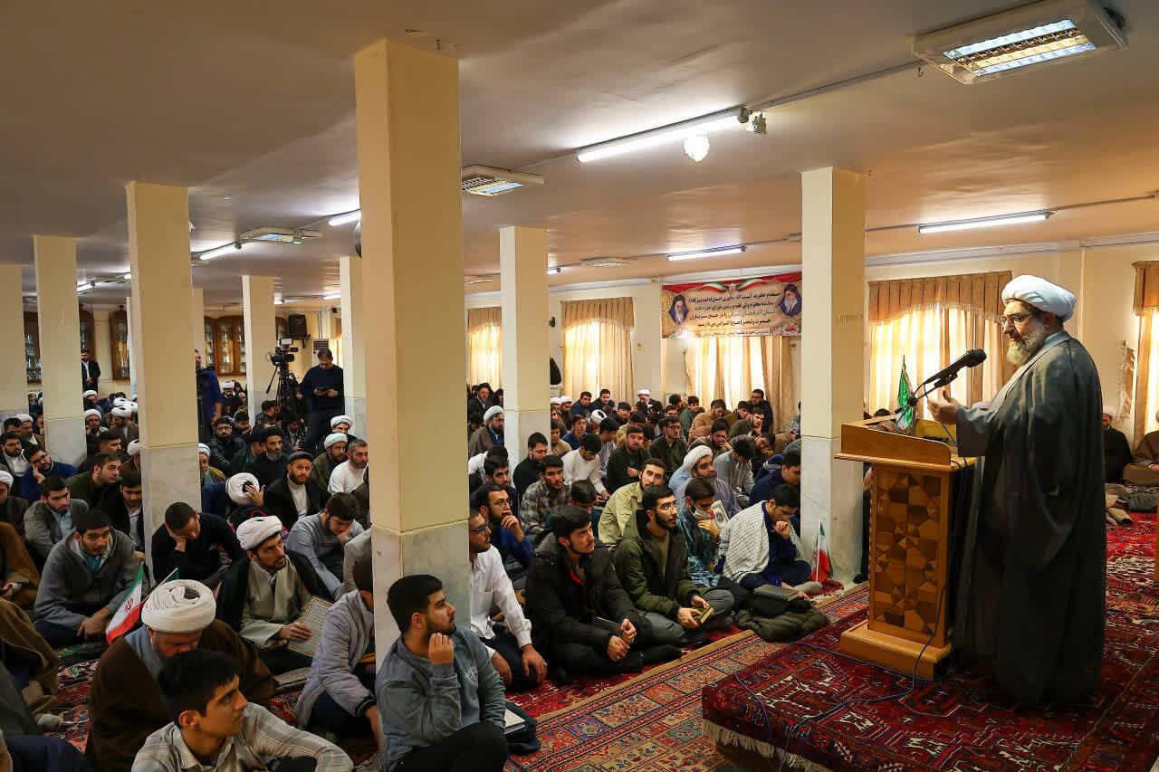 خروش یکپارچه حوزه و مسئولان آذربایجان شرقی در دفاع از قرآن کریم / تبریز یکصدا علیه هتاکی به مقدسات+ تصاویر خروش یکپارچه حوزه و مسئولان آذربایجان شرقی در دفاع از قرآن کریم / تبریز یکصدا علیه هتاکی به مقدسات+ تصاویر