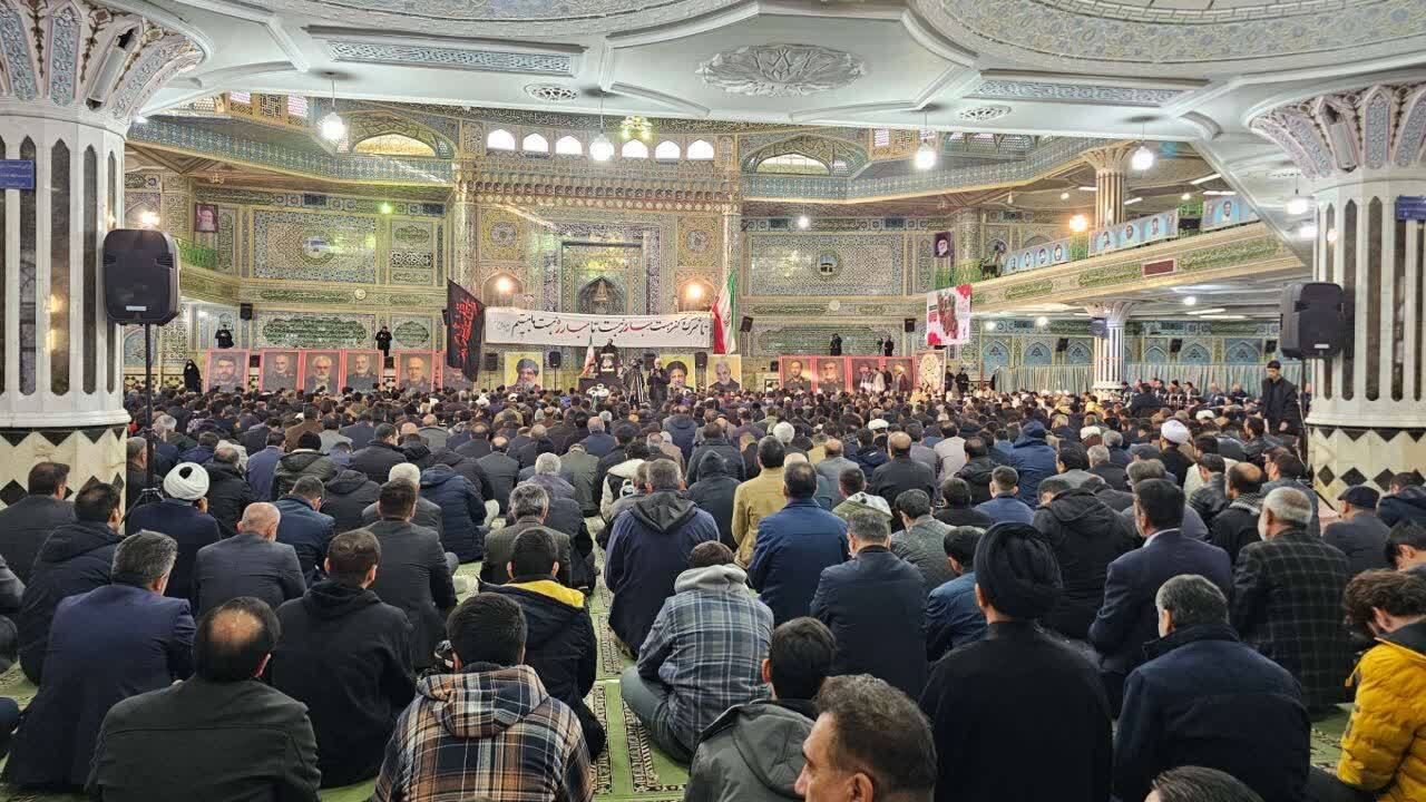 امام شهید خامنهای مانند پیامبران زیست و همچون امامان (ع) رهبری کرد امام شهید خامنهای مانند پیامبران زیست و همچون امامان (ع) رهبری کرد