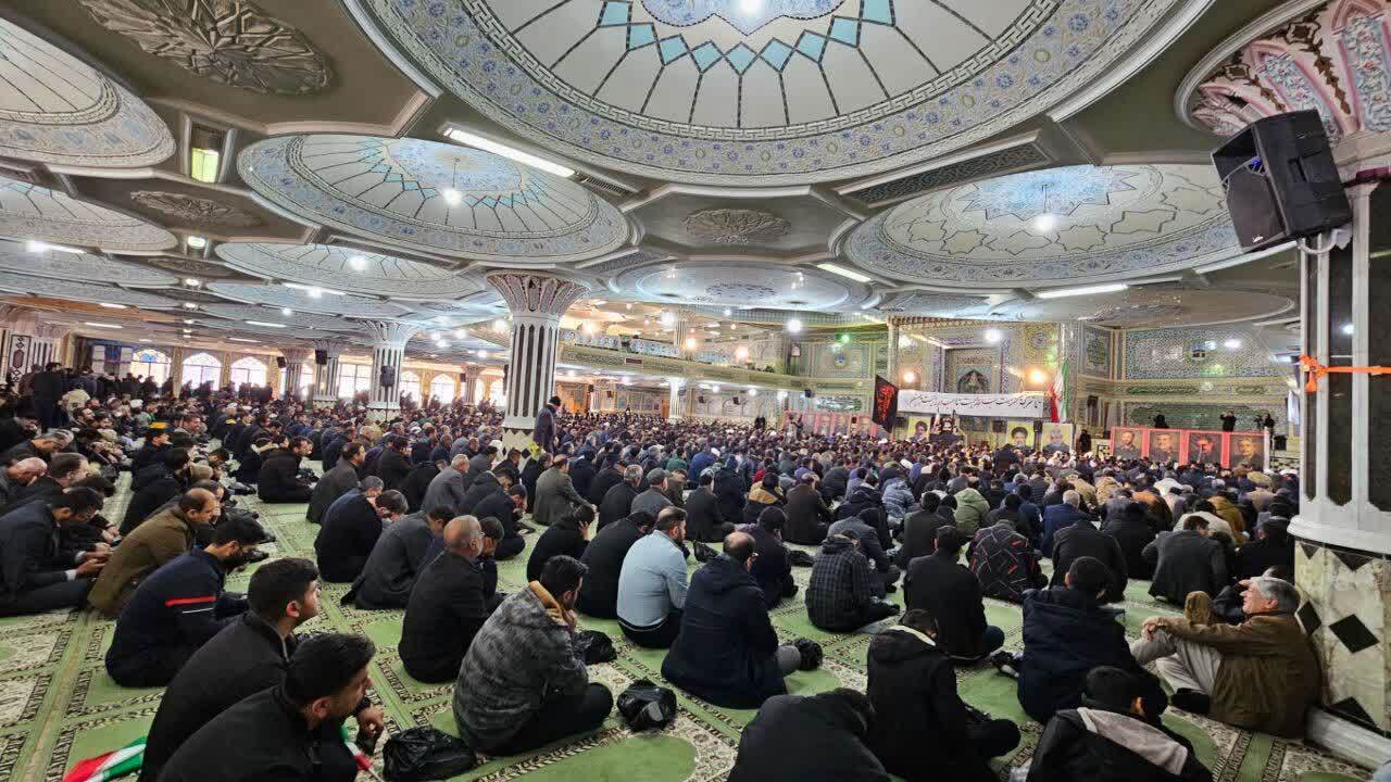 امام شهید خامنهای مانند پیامبران زیست و همچون امامان (ع) رهبری کرد امام شهید خامنهای مانند پیامبران زیست و همچون امامان (ع) رهبری کرد