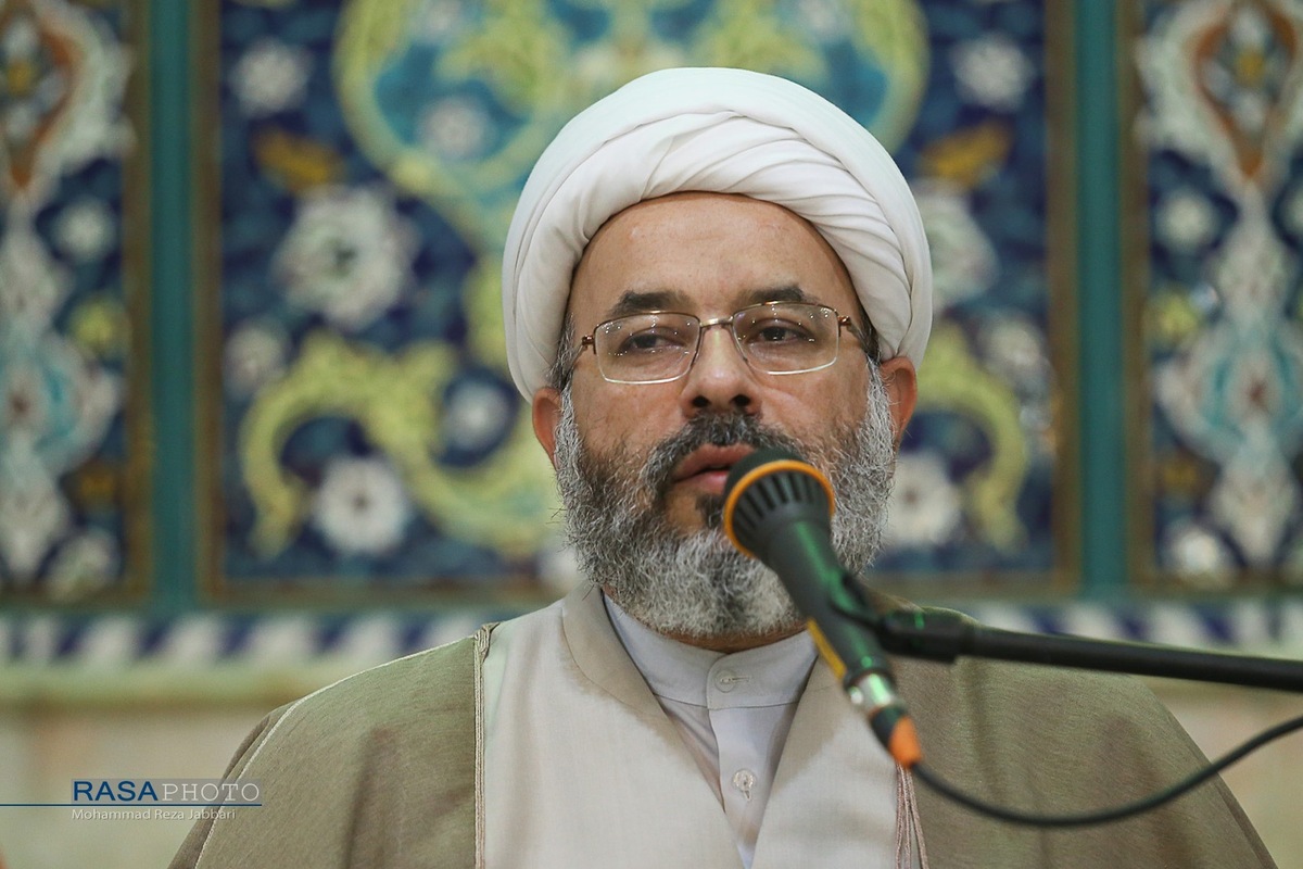 مؤمنان مساجد را به محل کنشگری تبدیل کنند