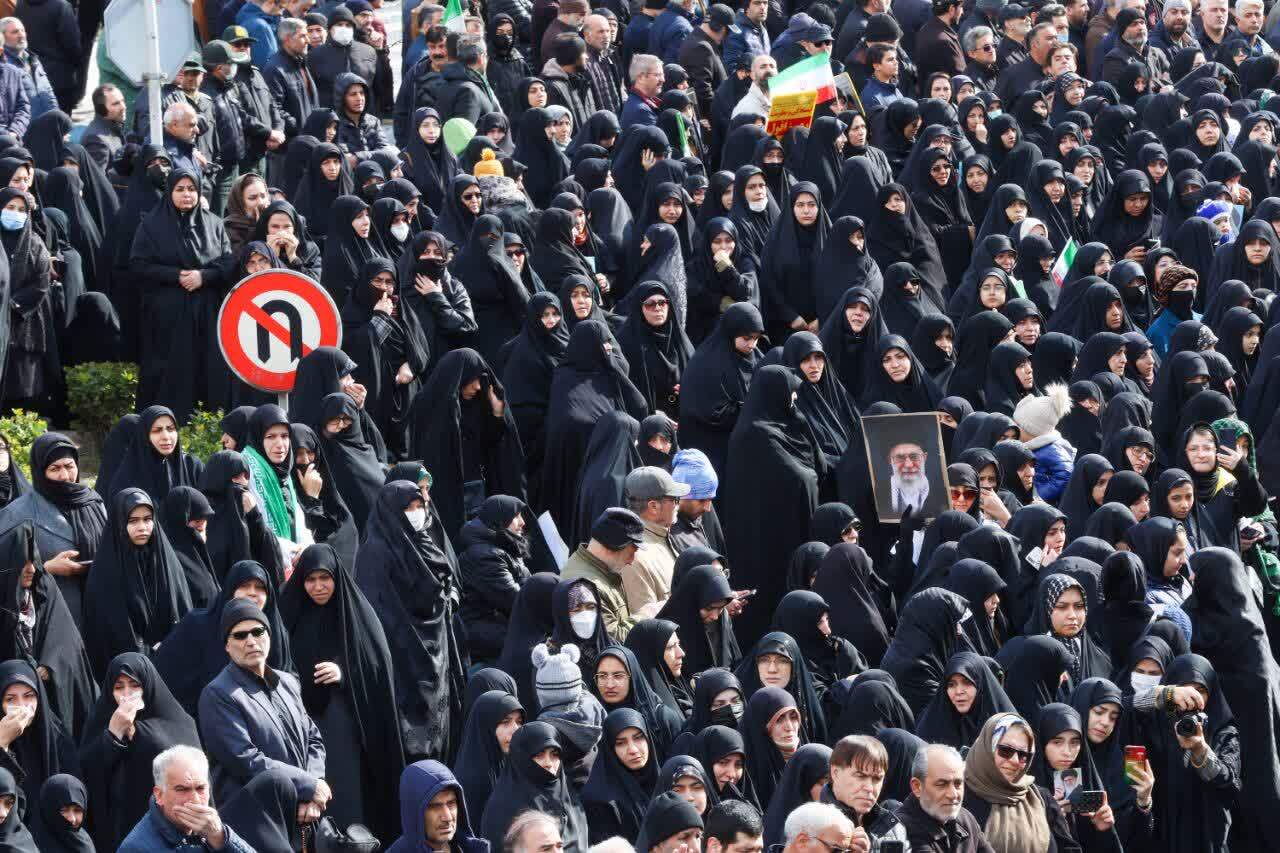 تشییع باشکوه پیکر ۱۲ شهید اقتدار آذربایجان شرقی با حضور گسترده مردم و مسئولان+ تصاویر