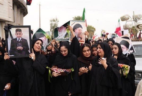 تشییع پیکر ۲۱ شهید حمله آمریکا و اسراییل در شهر لامرد فارس تشییع پیکر ۲۱ شهید حمله آمریکا و اسراییل در شهر لامرد فارس