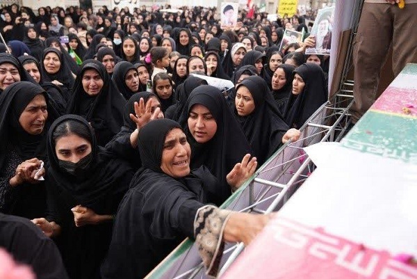 تشییع پیکر ۲۱ شهید حمله آمریکا و اسراییل در شهر لامرد فارس تشییع پیکر ۲۱ شهید حمله آمریکا و اسراییل در شهر لامرد فارس