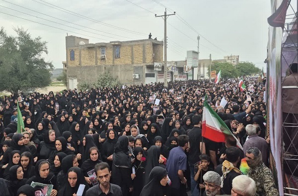 تشییع پیکر ۲۱ شهید حمله آمریکا و اسراییل در شهر لامرد فارس تشییع پیکر ۲۱ شهید حمله آمریکا و اسراییل در شهر لامرد فارس