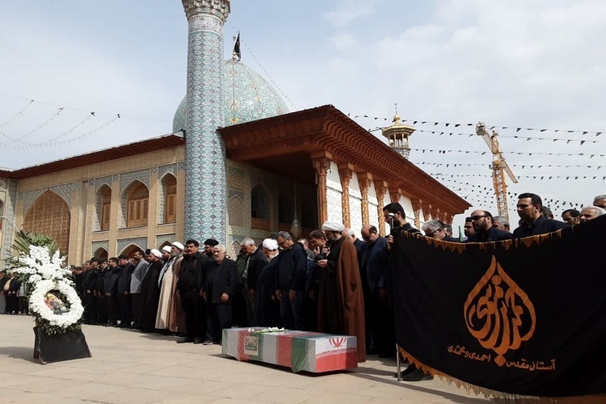 مراسم تشییع دانش‌آموز شهید حمله آمریکا در شیراز برگزار شد