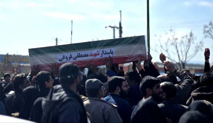 گزارش تصویری تشییع شهدای حملات دشمن امریکایی- صهیونی در کاشان گزارش تصویری تشییع شهدای حملات دشمن امریکایی- صهیونی در کاشان
