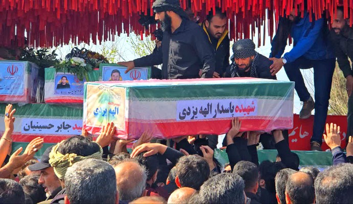 گزارش تصویری تشییع شهدای حملات دشمن امریکایی- صهیونی در کاشان گزارش تصویری تشییع شهدای حملات دشمن امریکایی- صهیونی در کاشان