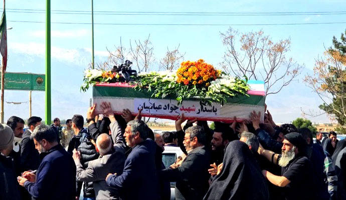 گزارش تصویری تشییع شهدای حملات دشمن امریکایی- صهیونی در کاشان گزارش تصویری تشییع شهدای حملات دشمن امریکایی- صهیونی در کاشان